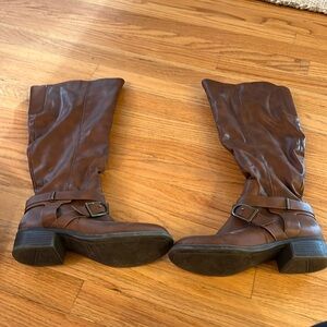 5/$25 Brown Kohls size 8 wide Riding Boots